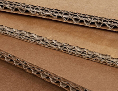 ¿Cuál es la diferencia entre el papel corrugado de cinco capas y el papel corrugado de tres capas?