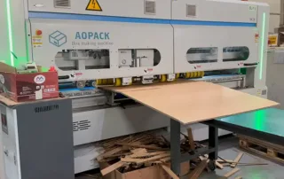 La trayectoria de un cliente de Malasia desde su compra inicial de la BM2508-Plus hasta la máquina para fabricar cajas de cartón corrugado BM3000-HD mejorada