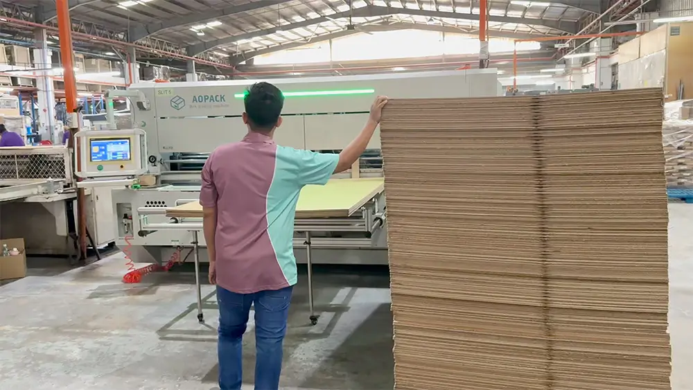 El fabricante de cajas de cartón corrugado Aopack está construyendo un éxito con confianza en Malasia.