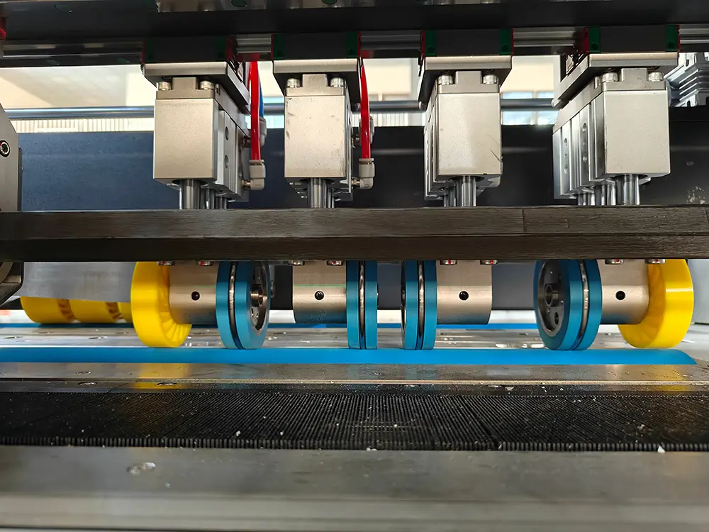 Ruedas de plegado para máquinas de fabricación de cajas bajo demanda