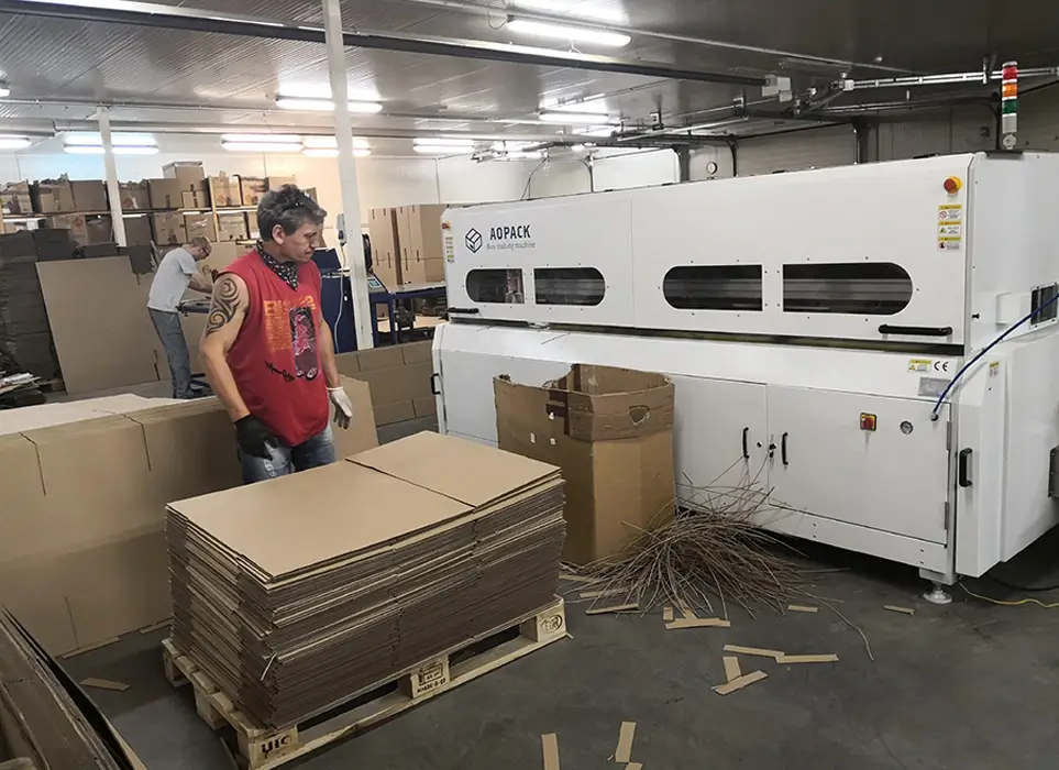 Máquina de cajas bajo demanda