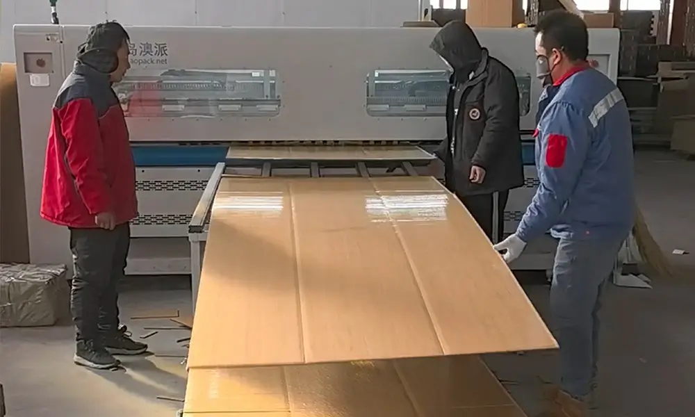 Box-Making-Machine-for-Film-Faced-7-Ply-Corrugated-Cardboard