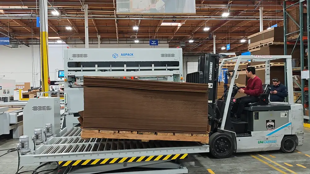 NEFAB-Packaging-USA-factory-Put-Cardboard